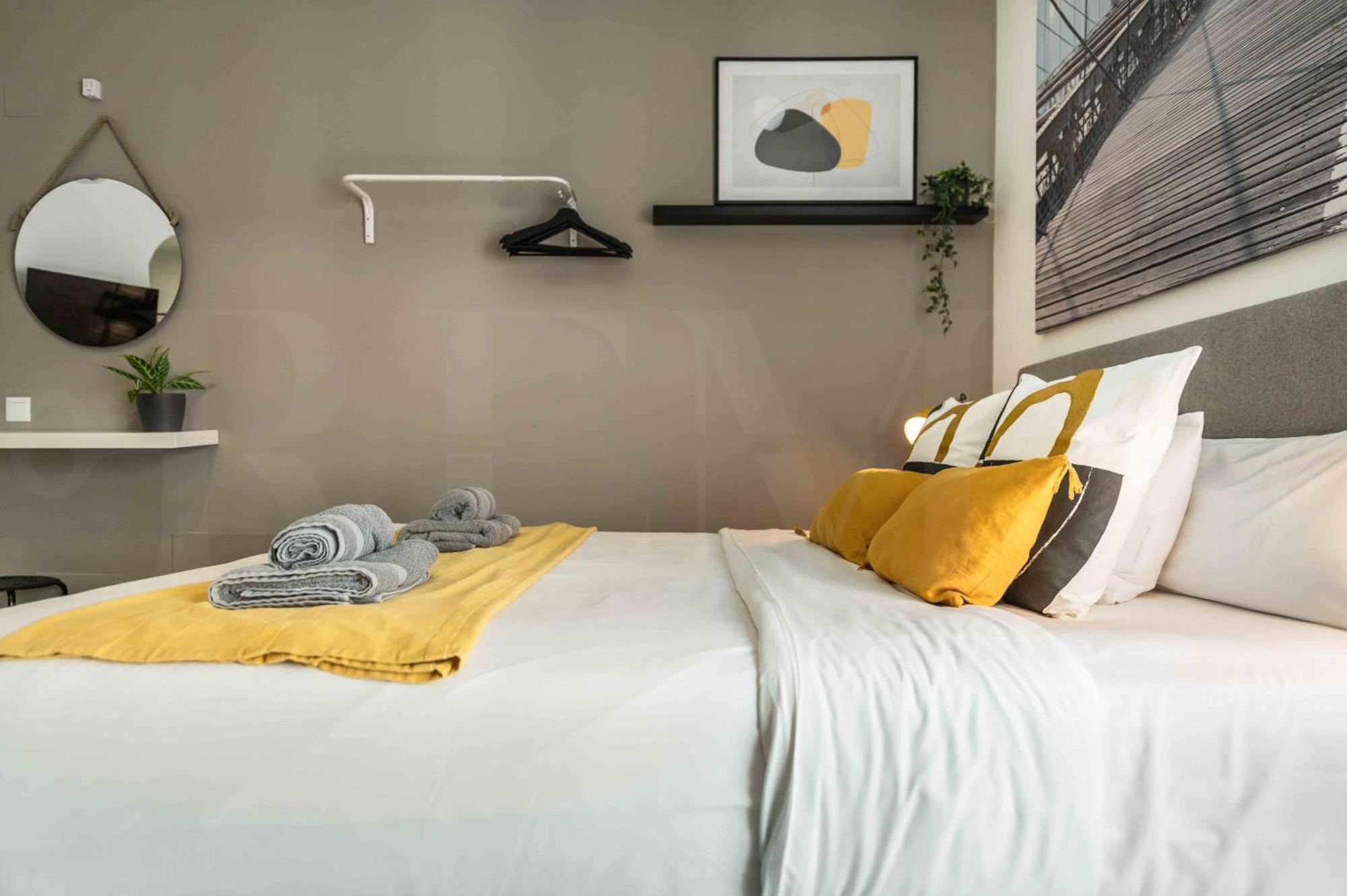 Apartament Modern With Private Rooftop Terrace By Rems *